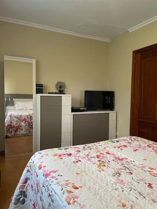 Chalet Casa Con Piscina En Arbo Vigo エクステリア 写真